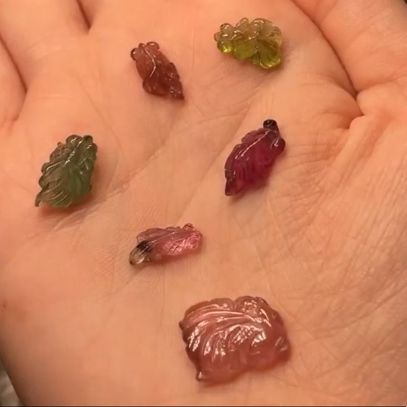 *rare* tourmaline hand carved fish - Picture 1 of 1